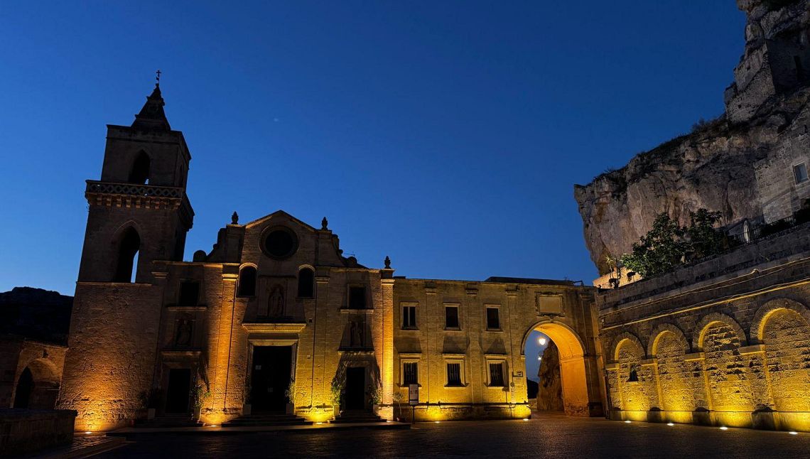 Matera, da paesaggio scavato nella roccia a modello di resilienza climatica e innovazione sociale
